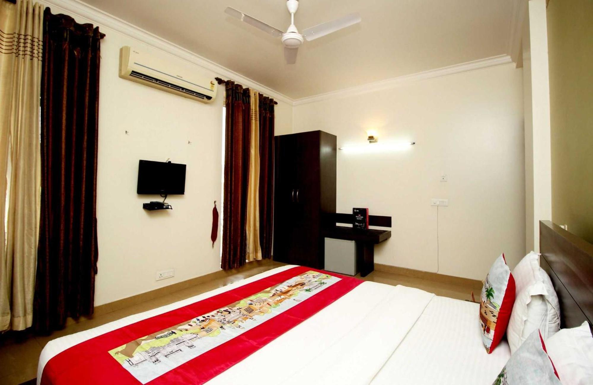 Super Collection O Sakshi Hotel Gurgaon Exterior photo